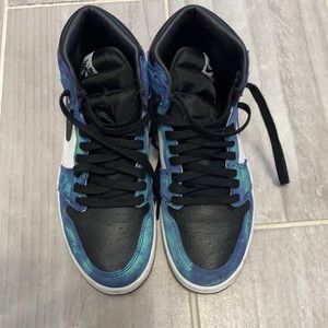 Women’s Nikes.. can be work by either gender in my opinion